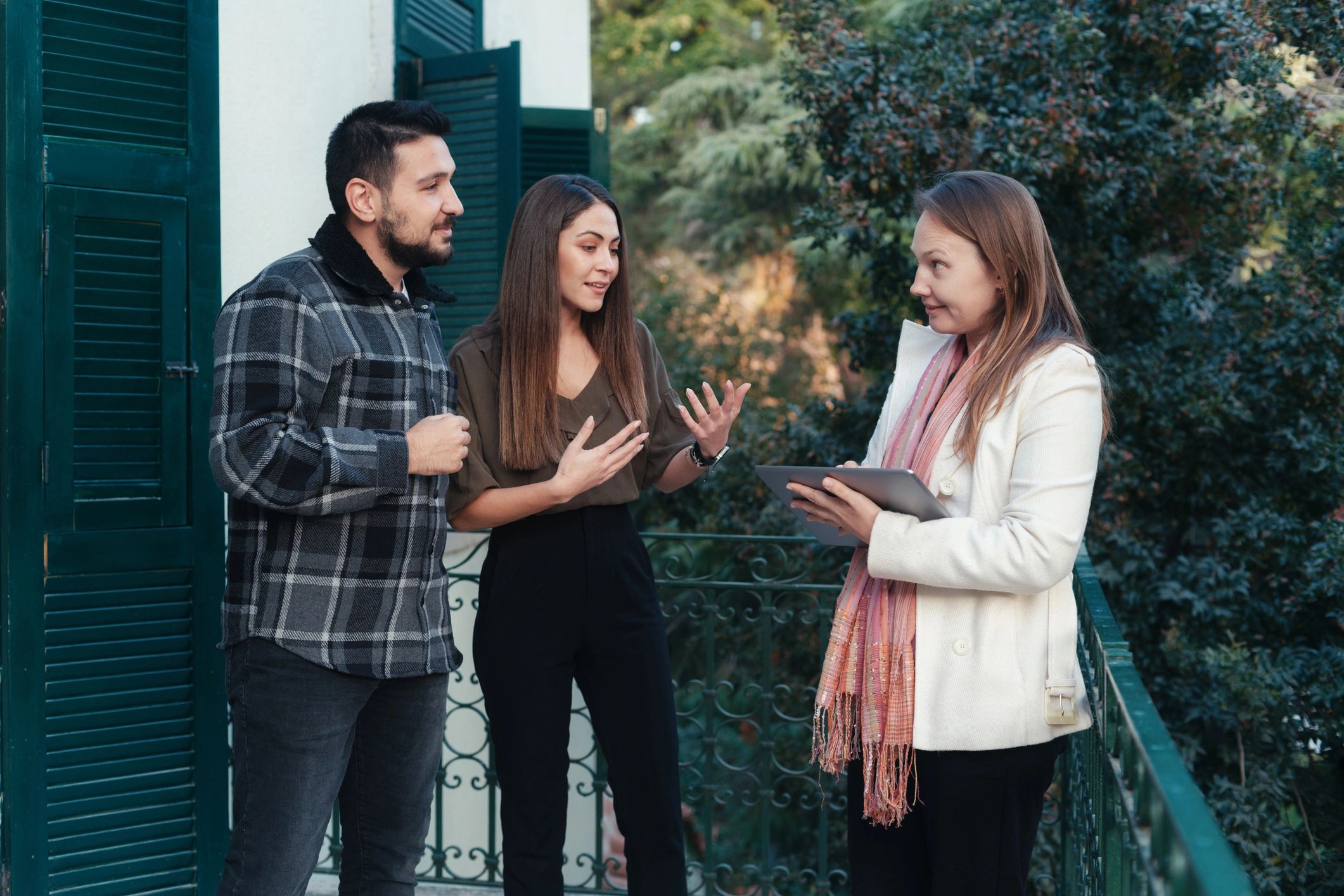 Real estate consultation meeting
